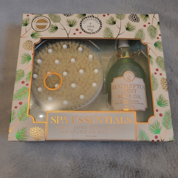 peppermint and pine Other - Spa Essentials Exfoliating Body Brush And Moisturizing Eucalyptus